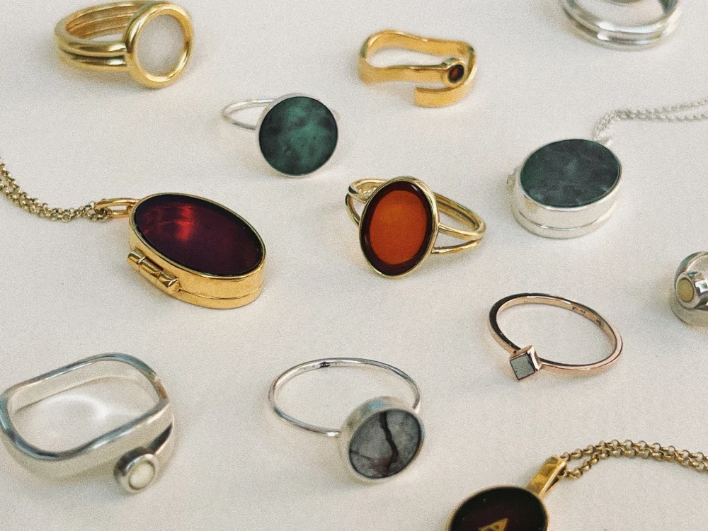 Allergic to Jewelry? Complete Guide to Hypoallergenic Metals and Skin-Safe Options
