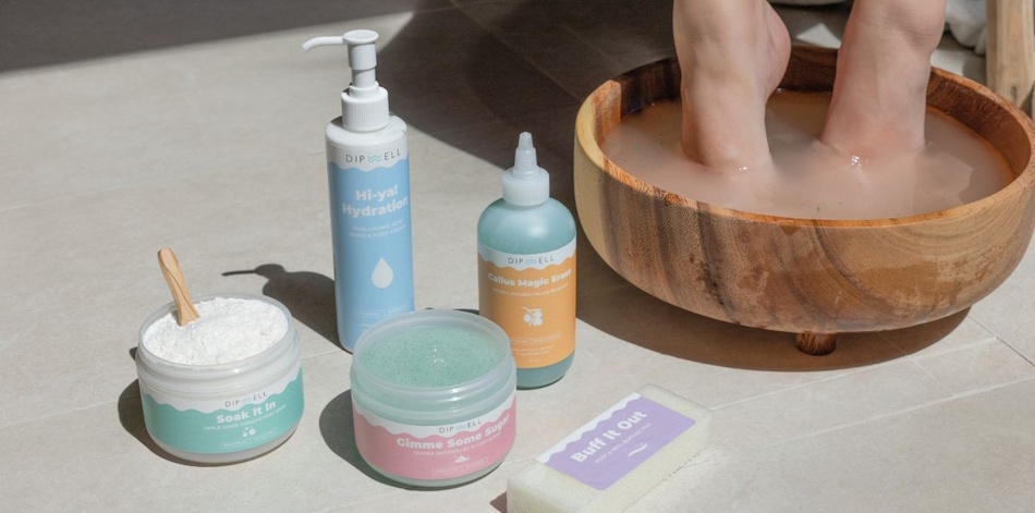 Peaceful evening foot bathing routine in warm comfortable environment promoting relaxation stress reduction and enhanced blood circulation to extremities for natural cold feet treatment - InfoProds 2026